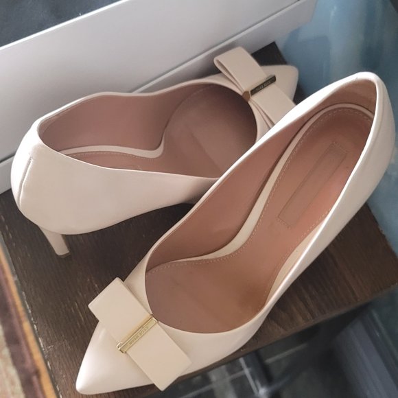 Hugo Boss Soft Pink All Leather Pump - Picture 4 of 6